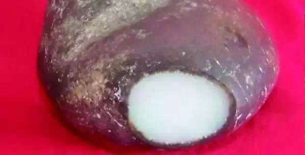 漲知識，玉也能騙人！照玉手電筒照出真相